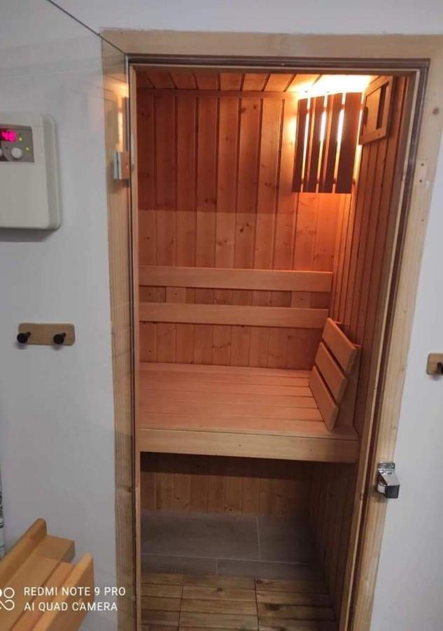 Urocze Studia W Lomiankach, 1- Z Sauna I Tarasem, 2- Z Kominkiem, 3- Ekonomiczne, 7Km Metro Mlociny Warszawa Ломянки Экстерьер фото