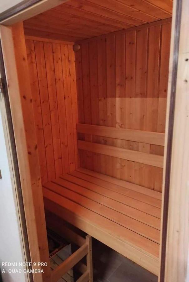 Urocze Studia W Lomiankach, 1- Z Sauna I Tarasem, 2- Z Kominkiem, 3- Ekonomiczne, 7Km Metro Mlociny Warszawa Ломянки Экстерьер фото